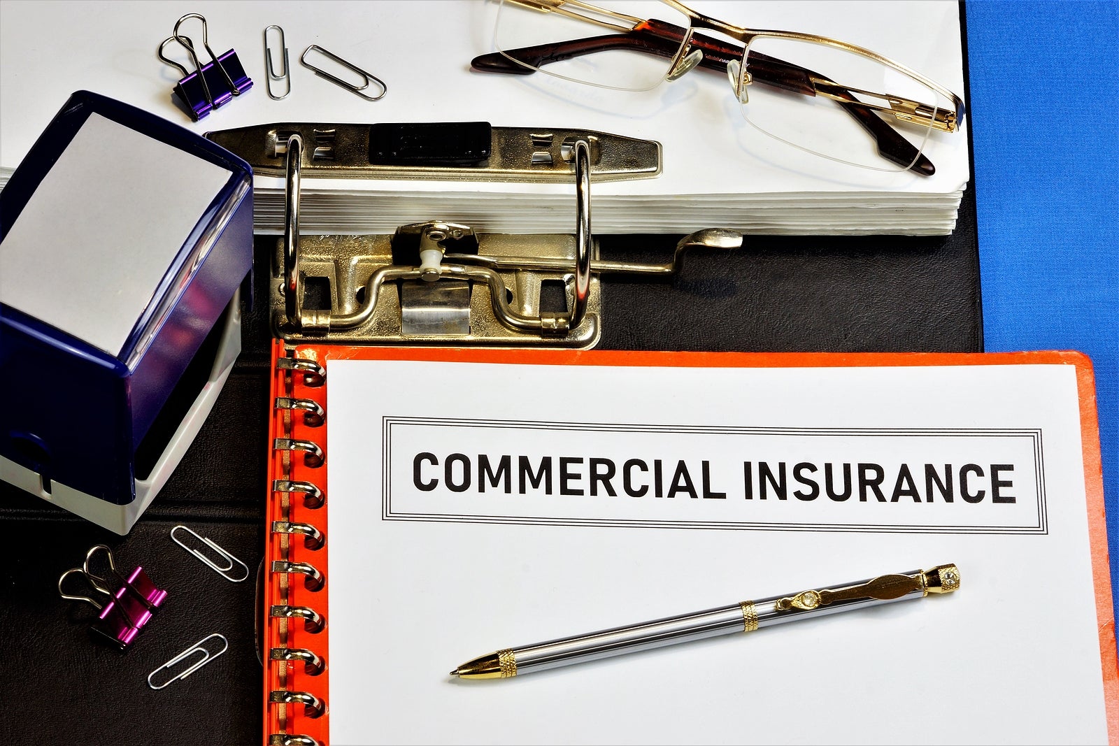 Commercial insurance is the transfer of risk in business by purchasing an insurance policy from an insurance company. Provides financial well-being in cases established by the insurance contract.